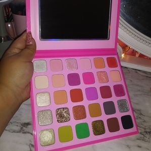 Morphe x Jeffree Star Artistry Palette